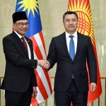Садыр Жапаров Малайзиянын премьер-министри Анвар Ибрагимди чоң салтанат менен тосуп алды